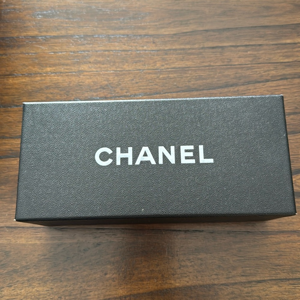 Sunglasses box